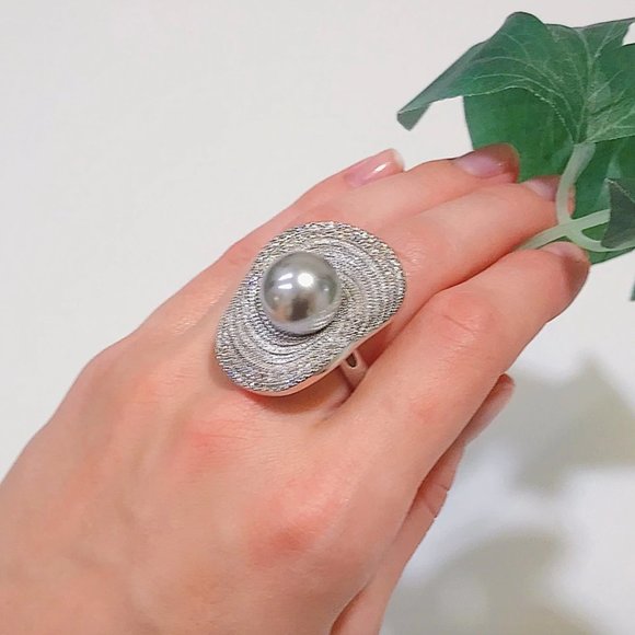 Gorgeous Simulated Grey Pearl Ring - Picture 10 of 15